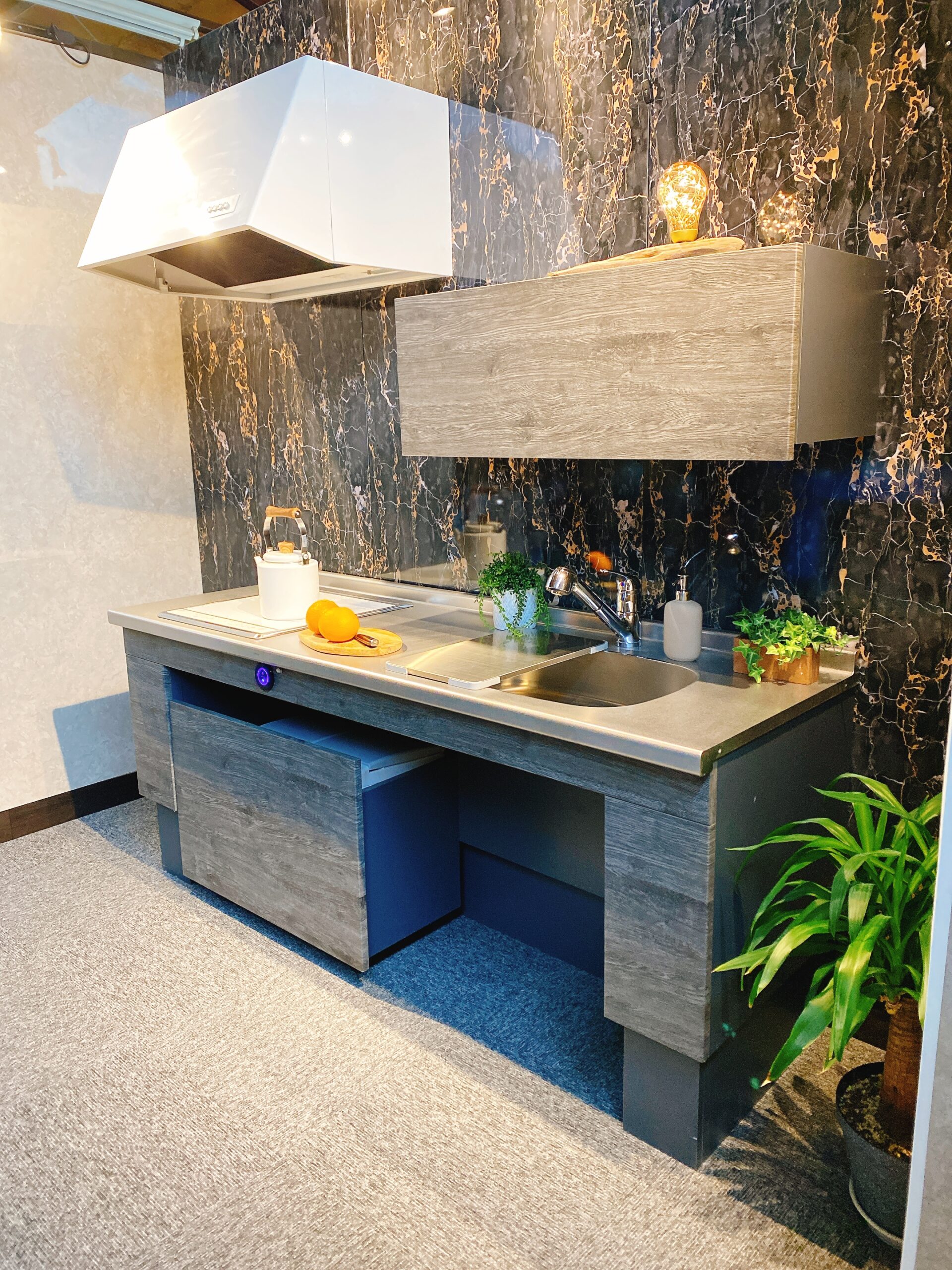 電動昇降キッチン シリウスSS180(W)R | JUSTブランド電動昇降洗面台